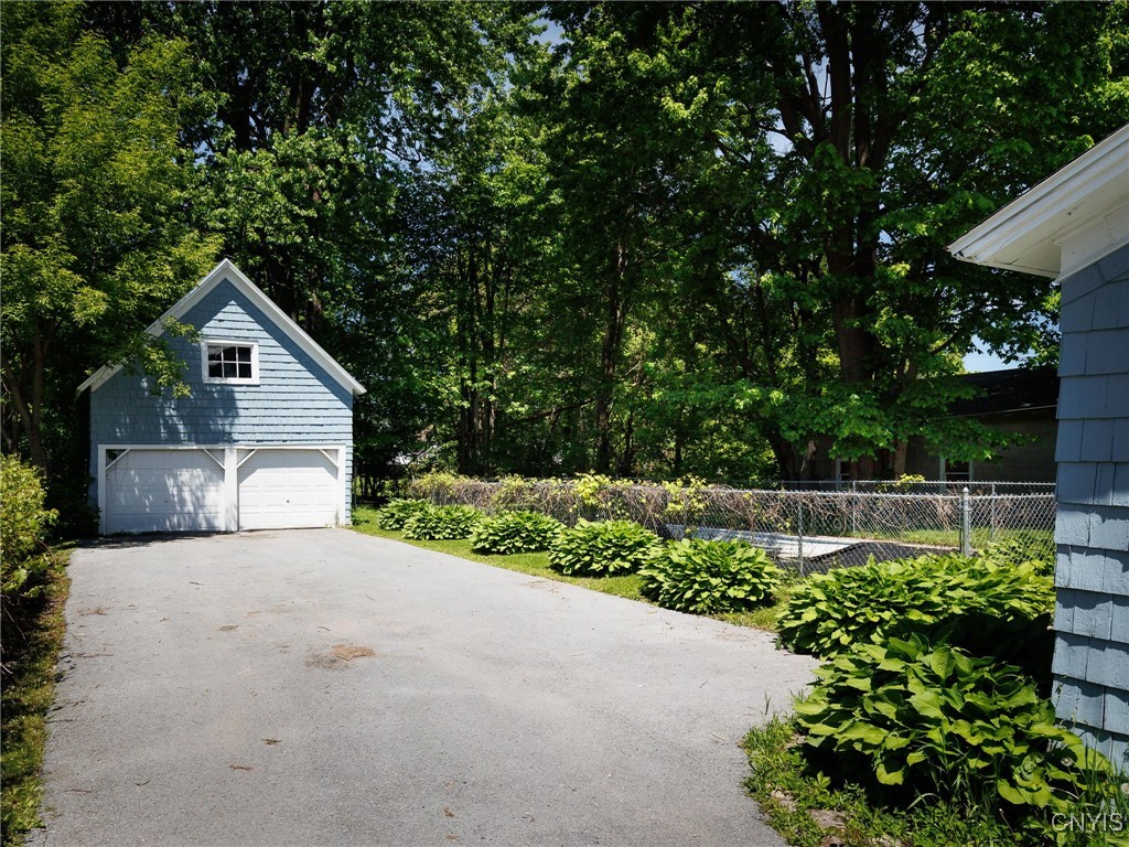 photo 4 : 427 Flower Avenue East, Watertown City NY 13601