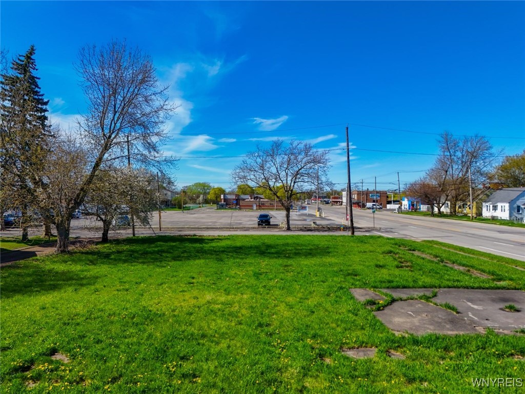 photo k8zM4NR7B6B8A-wGlEqAMA: 39 Hyde Park Boulevard, Niagara Falls NY 14303