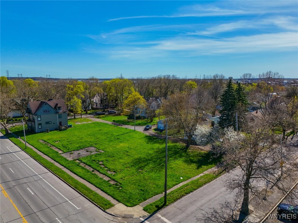 photo 2 : 39 Hyde Park Boulevard, Niagara Falls NY 14303