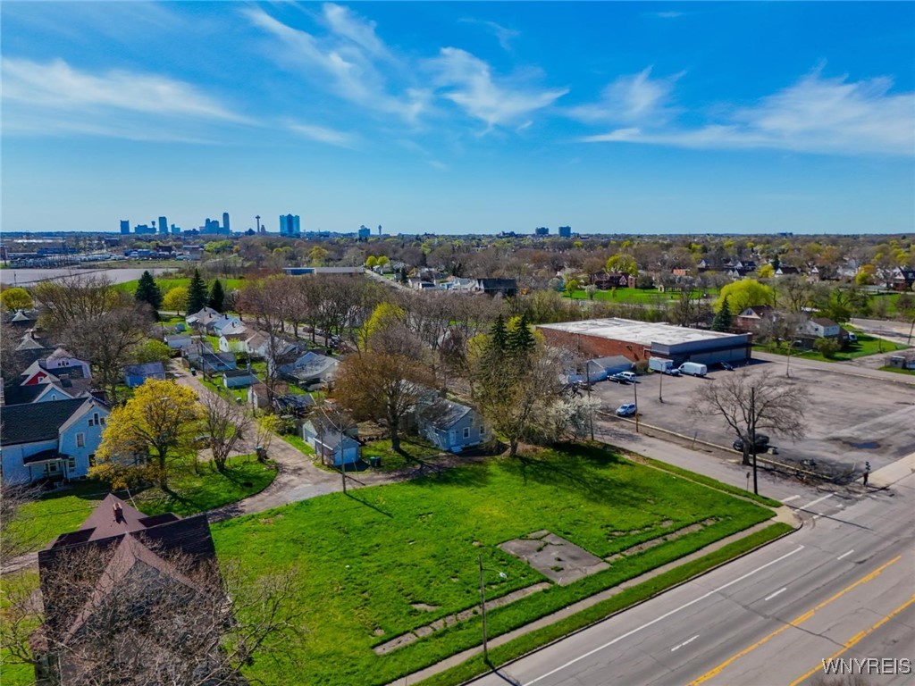 photo 3 : 39 Hyde Park Boulevard, Niagara Falls NY 14303