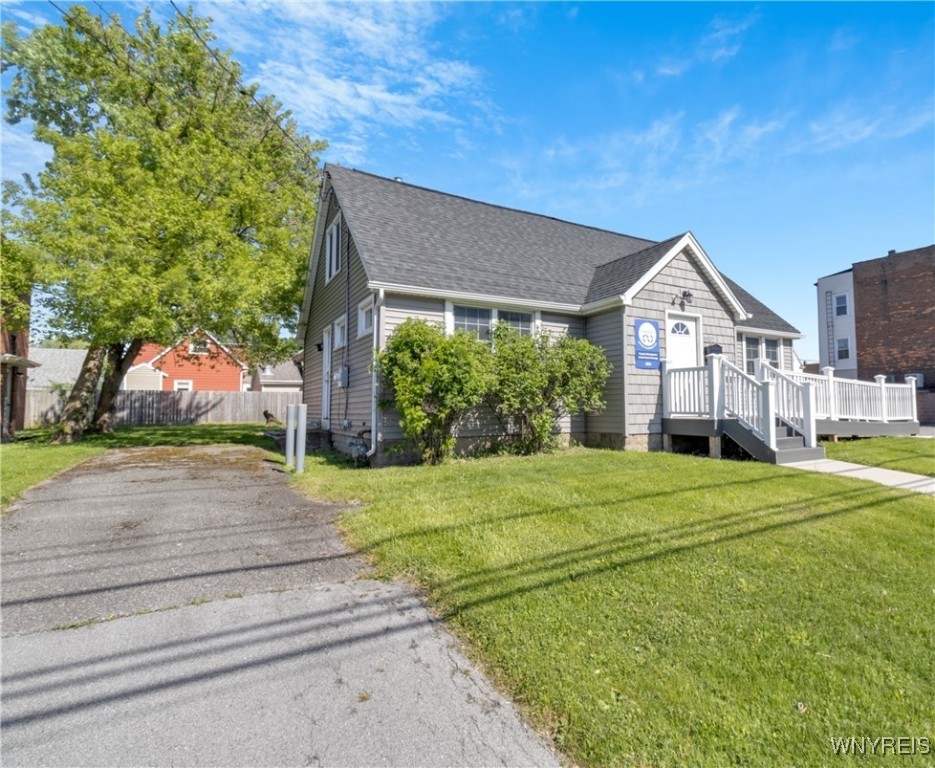 photo EkG7mNJ6CGFlUhdLg: 5831 Transit Road, Lancaster NY 14043