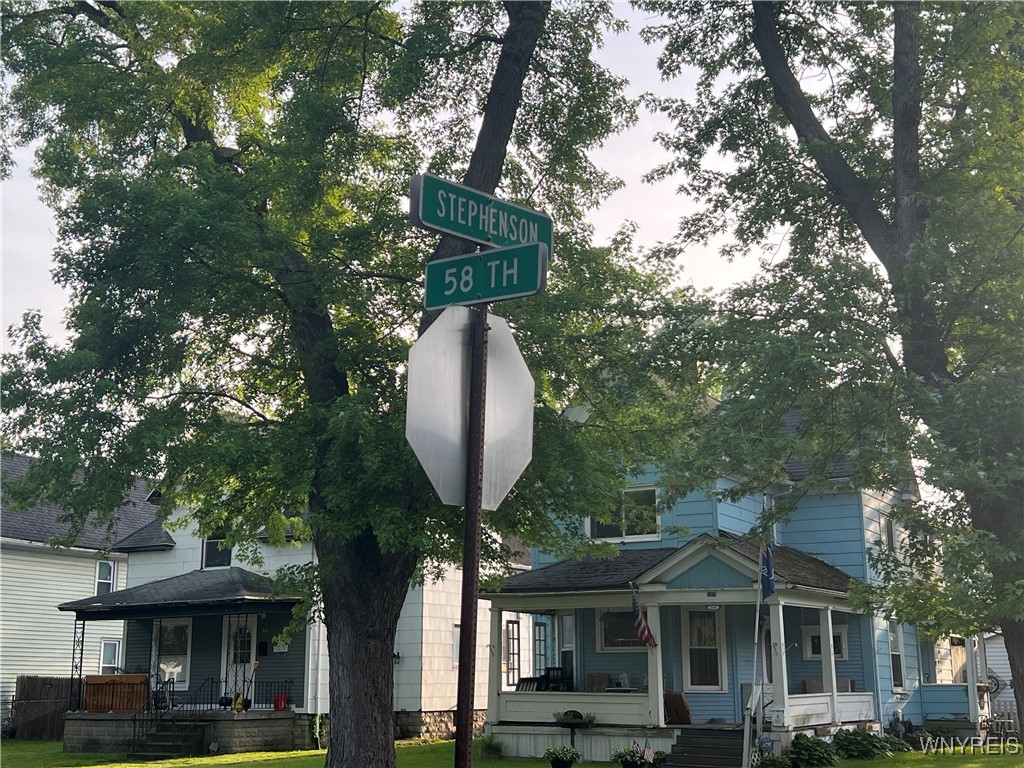 photo 1 : 215 58th Street, Niagara Falls NY 14304