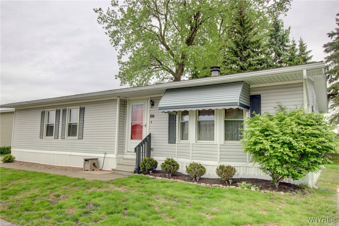 photo 3E-a1Ee84elf2YdIGhW1gVzw: 66 Parkside Circle, Cheektowaga NY 14227