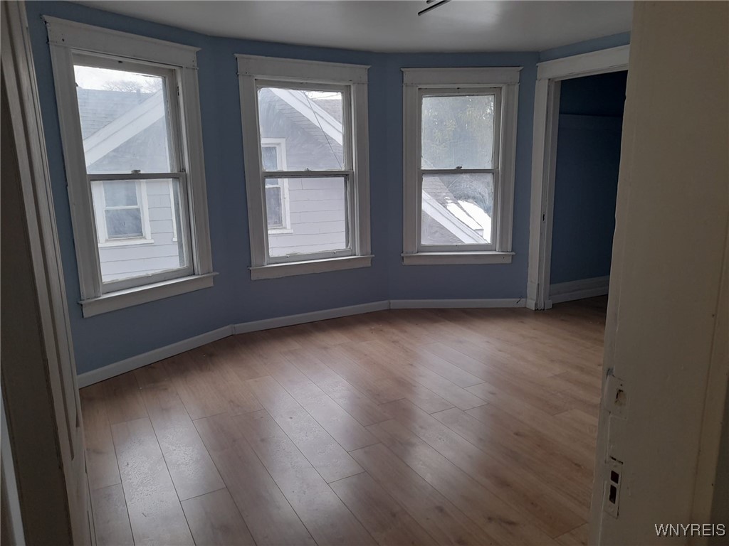 photo 2 : 1849 Niagara Avenue, Niagara Falls NY 14305