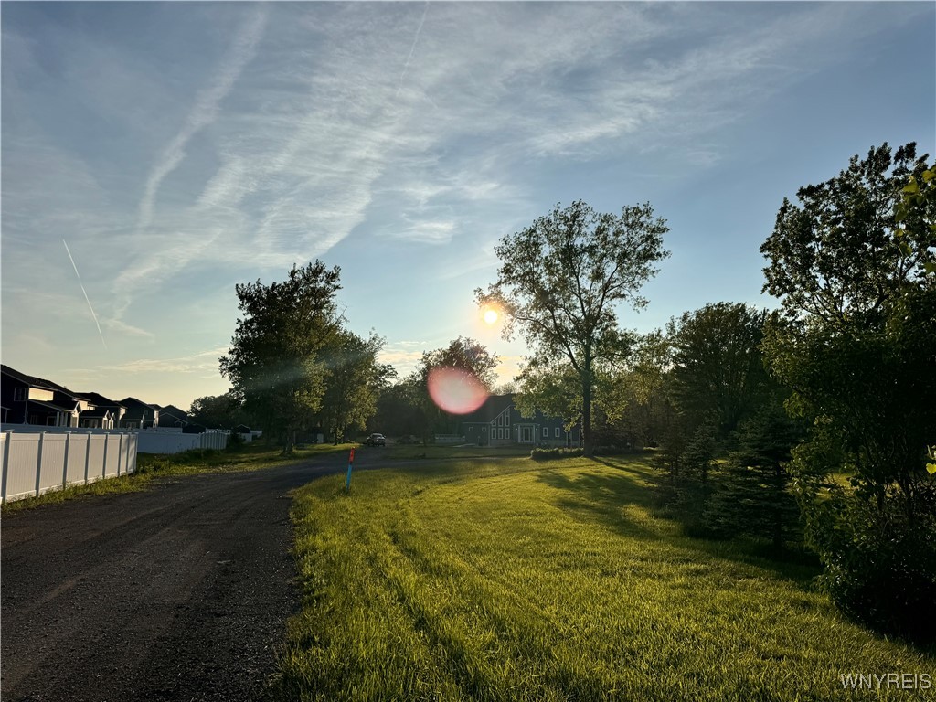 photo MIgQKlK: 586 Pavement Road, Lancaster NY 14086