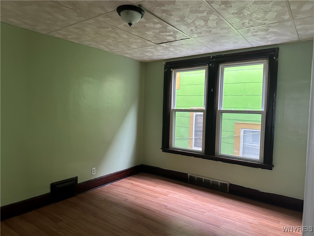 photo 2 : 64 Barton Street, Buffalo NY 14213