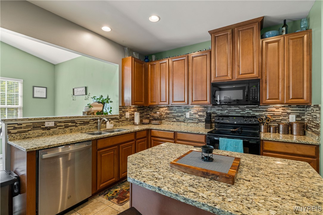 photo 4 : 1 Skylark Lane, Wheatfield NY 14304