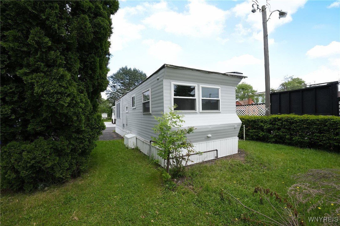 photo n1rFtFnj7coiNGeqjFnlAAn7AdHPWv2Z-J2GY: 5910 Transit Road 16, Cheektowaga NY 14043