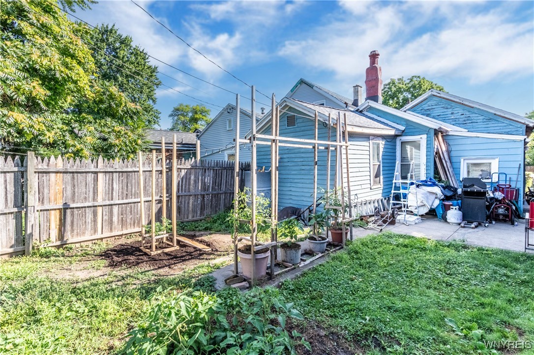 photo 3 : 110 10th Street, Buffalo NY 14201