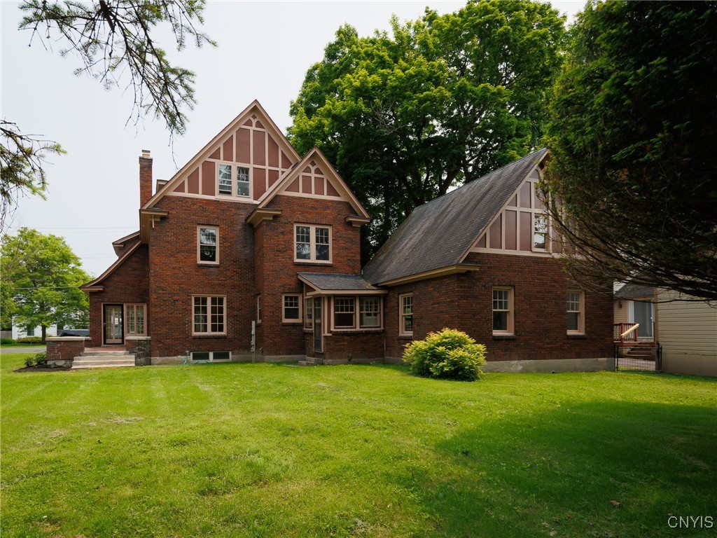 photo 2 : 618 Holcomb Street, Watertown City NY 13601
