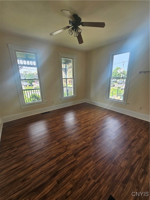 photo 6ja9wkVqsVY0: 836 Leray Street 1, Watertown City NY 13601