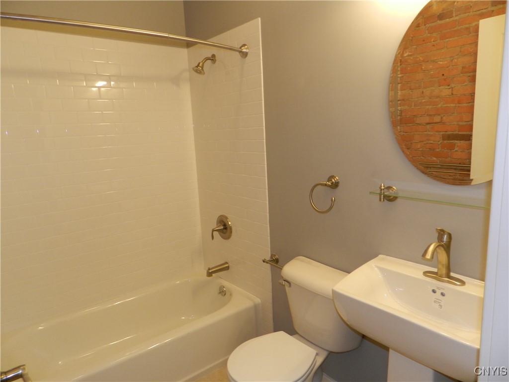 photo 3 : 315-319 South Clinton Street, Syracuse NY 13202