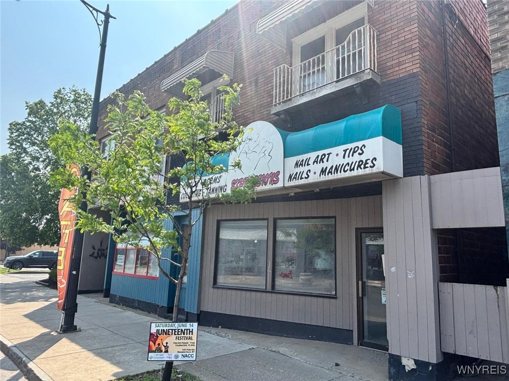 photo 48z2cA7K-99eIA: 1715 Pine Avenue, Niagara Falls NY 14301