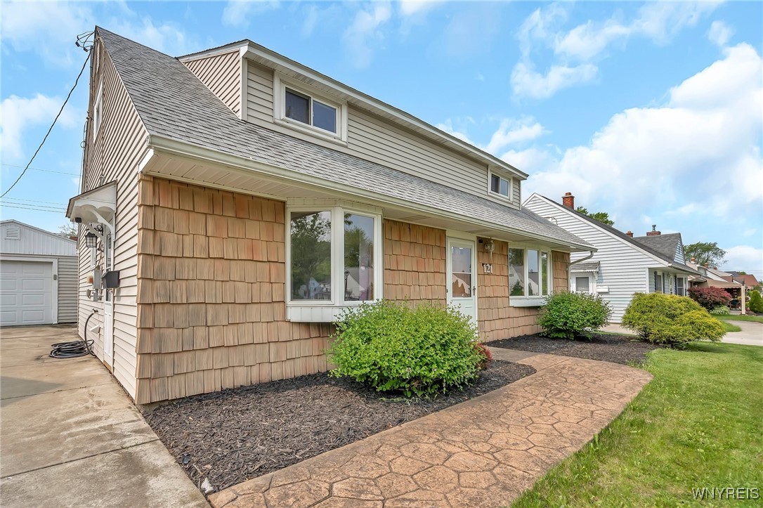 photo 1 : 121 East Somerset Avenue, Tonawanda NY 14150