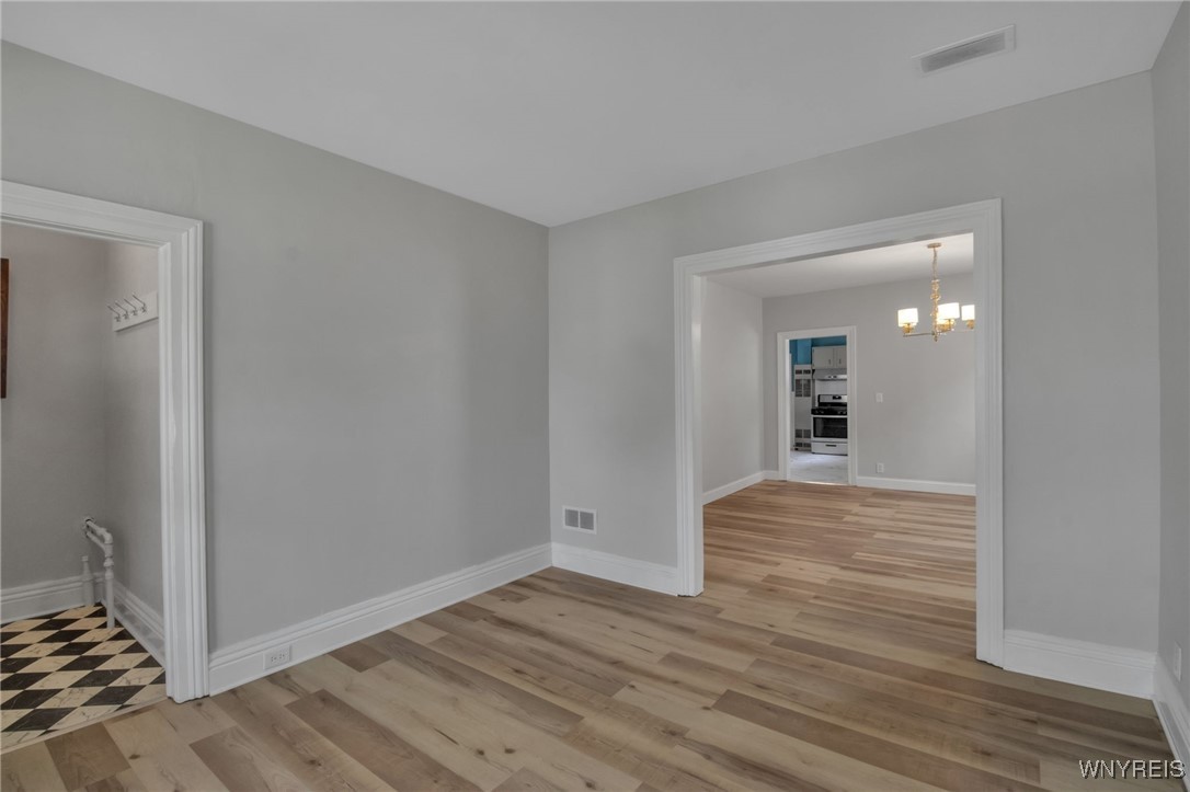 photo 3 : 23 Pooley Place, Buffalo NY 14213