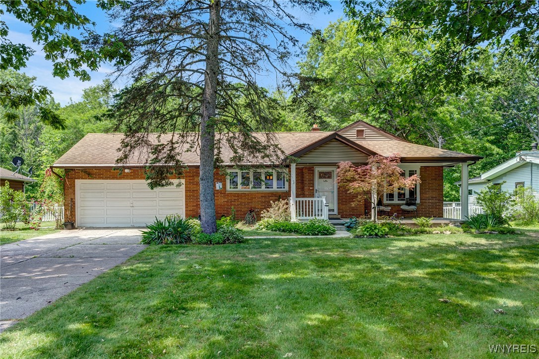 photo UZNOIk: 5092 Dana Drive, Lewiston NY 14092
