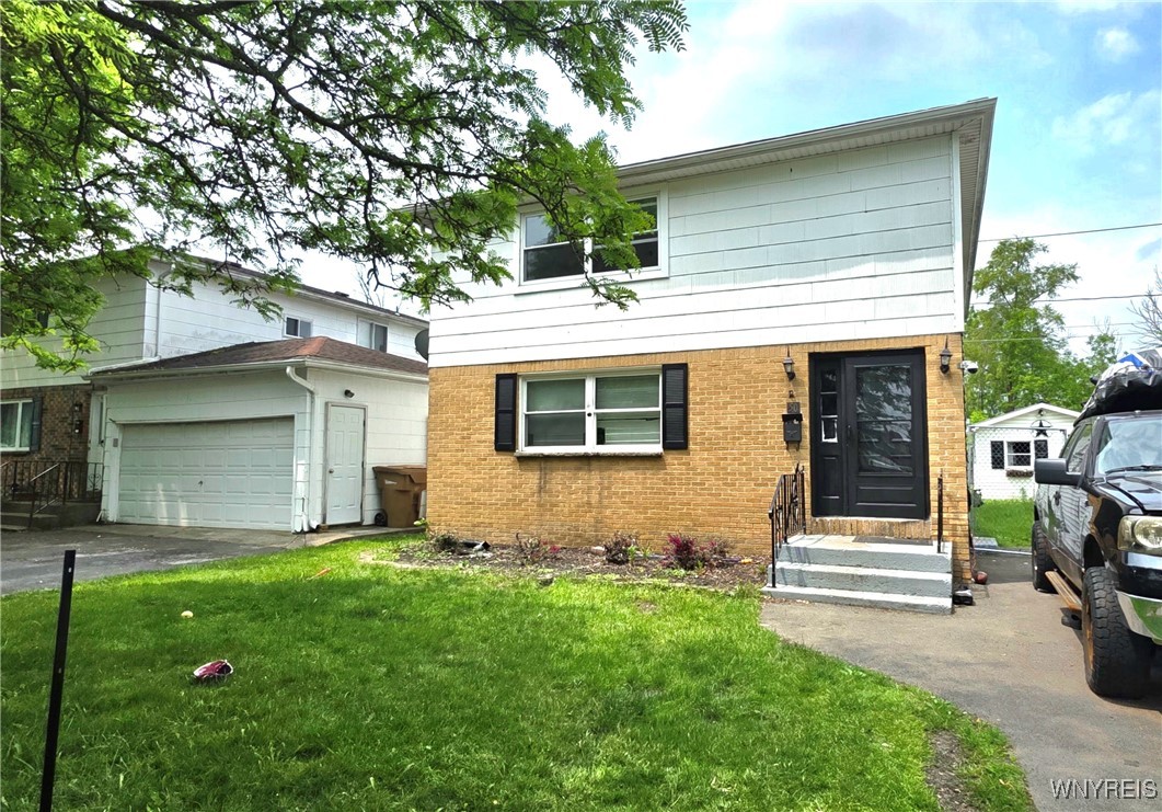 photo h3FU2Zbw: 50 Strasbourg Drive Upper, Cheektowaga NY 14227