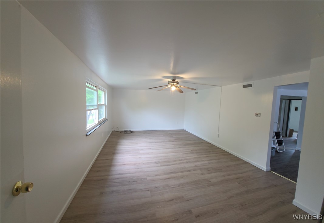 photo 2 : 50 Strasbourg Drive Upper, Cheektowaga NY 14227