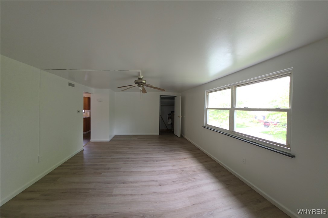 photo 3 : 50 Strasbourg Drive Upper, Cheektowaga NY 14227