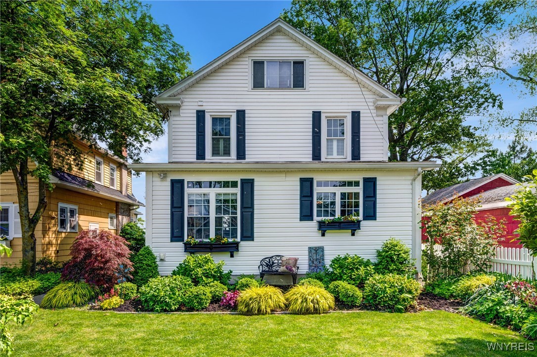 photo 0: 8431 West Rivershore Drive, Niagara Falls NY 14304