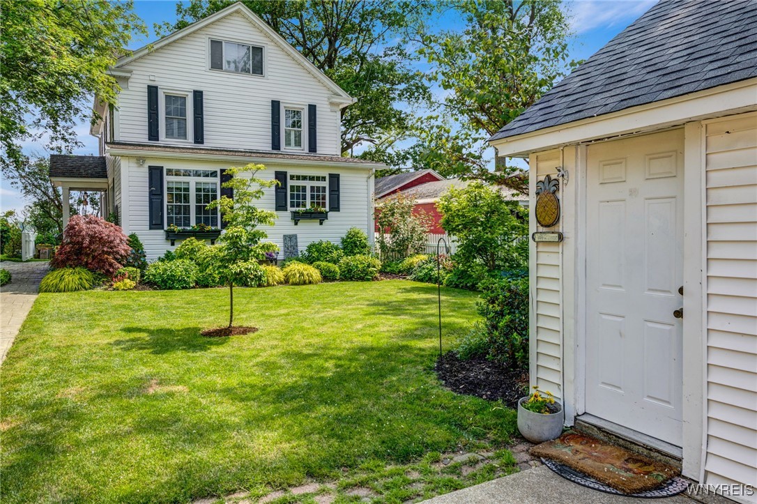 photo 3 : 8431 West Rivershore Drive, Niagara Falls NY 14304