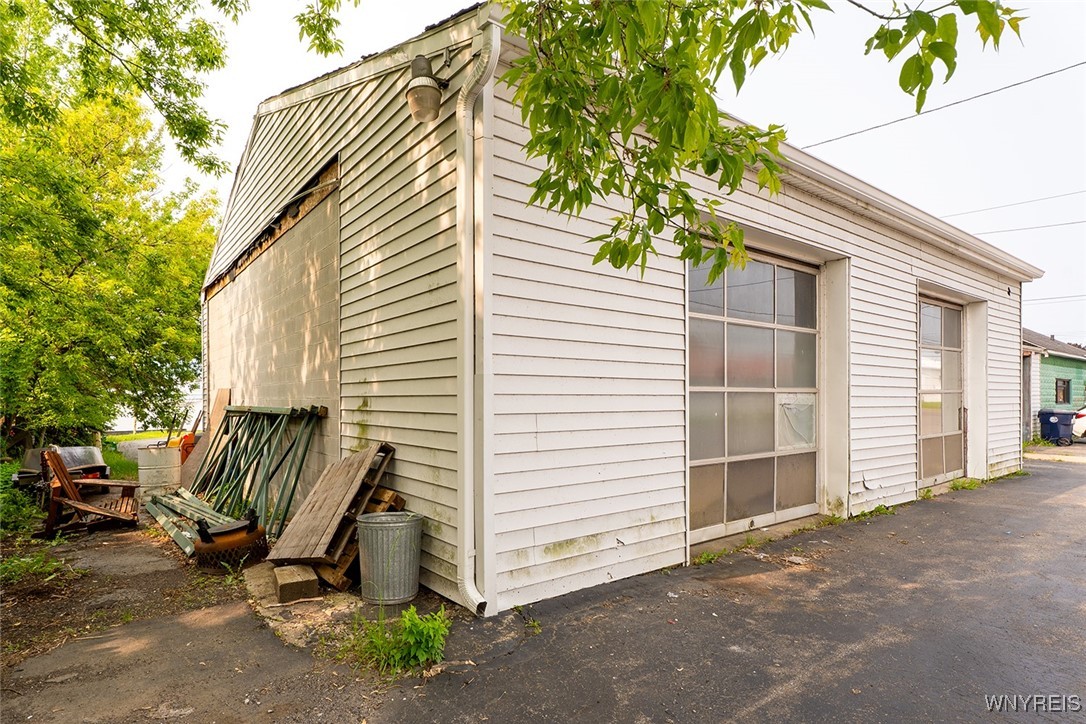 photo l07hoTnRuRR25Gt-a4jMTALD4: 1486 Abbott Road, Lackawanna NY 14218