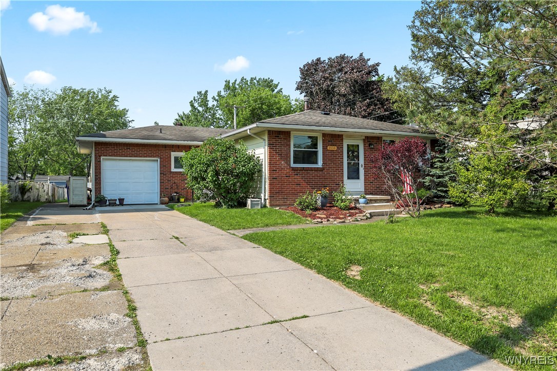 photo 4 : 914 Reserve Road, West Seneca NY 14224