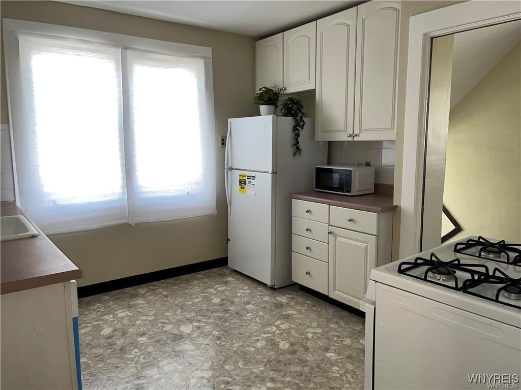 photo 2 : 395 Ontario Street, Buffalo NY 14207