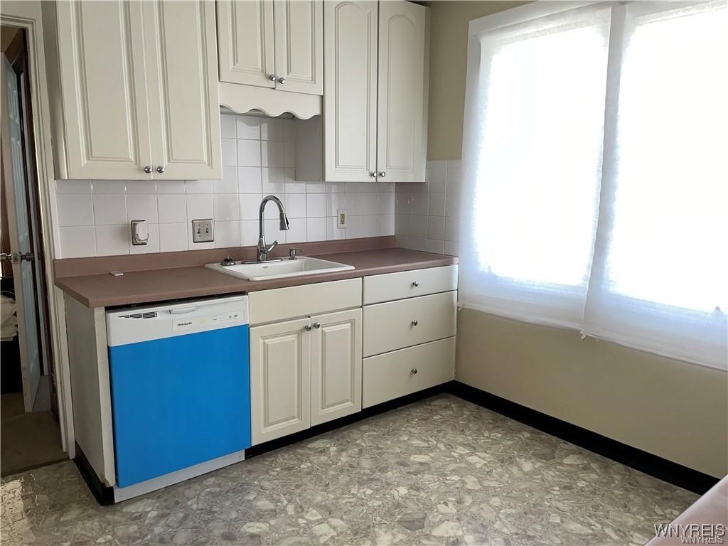 photo 3 : 395 Ontario Street, Buffalo NY 14207