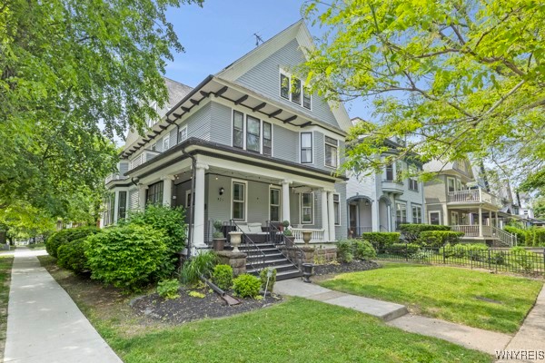 photo h1iv9Fk1ZBQECtH0dKL5eqQRuUPqZaY: 242 Norwood Avenue, Buffalo NY 14222