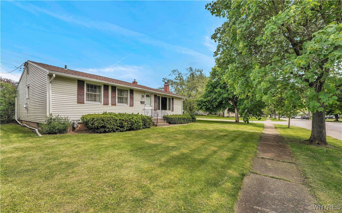 photo 2 : 63 Princeton Court, Cheektowaga NY 14225