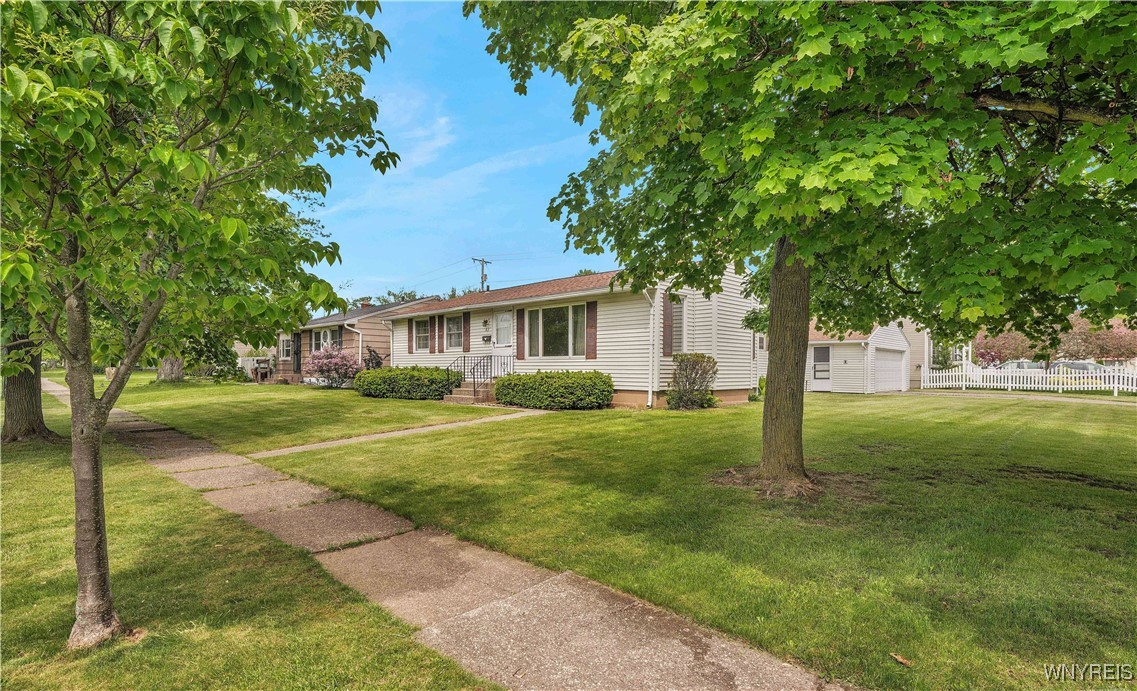 photo 3 : 63 Princeton Court, Cheektowaga NY 14225