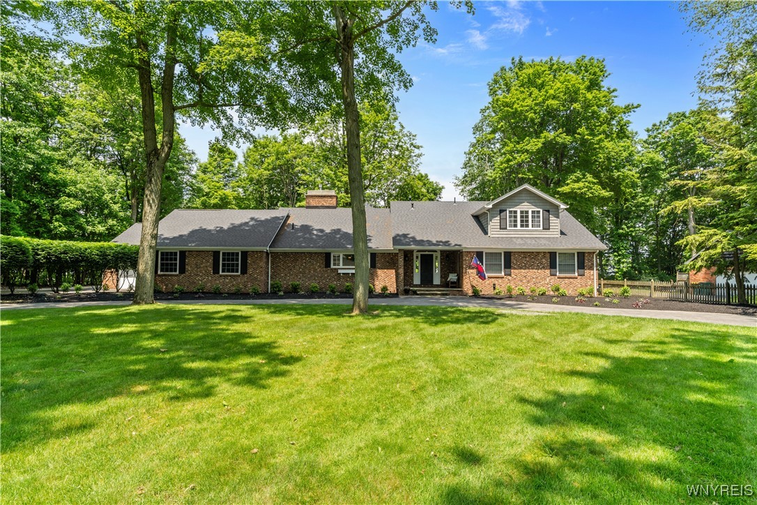 photo CIF1BbhJlw9G3bNAkZTTjH89K4: 9800 Hollingson Road, Clarence NY 14031