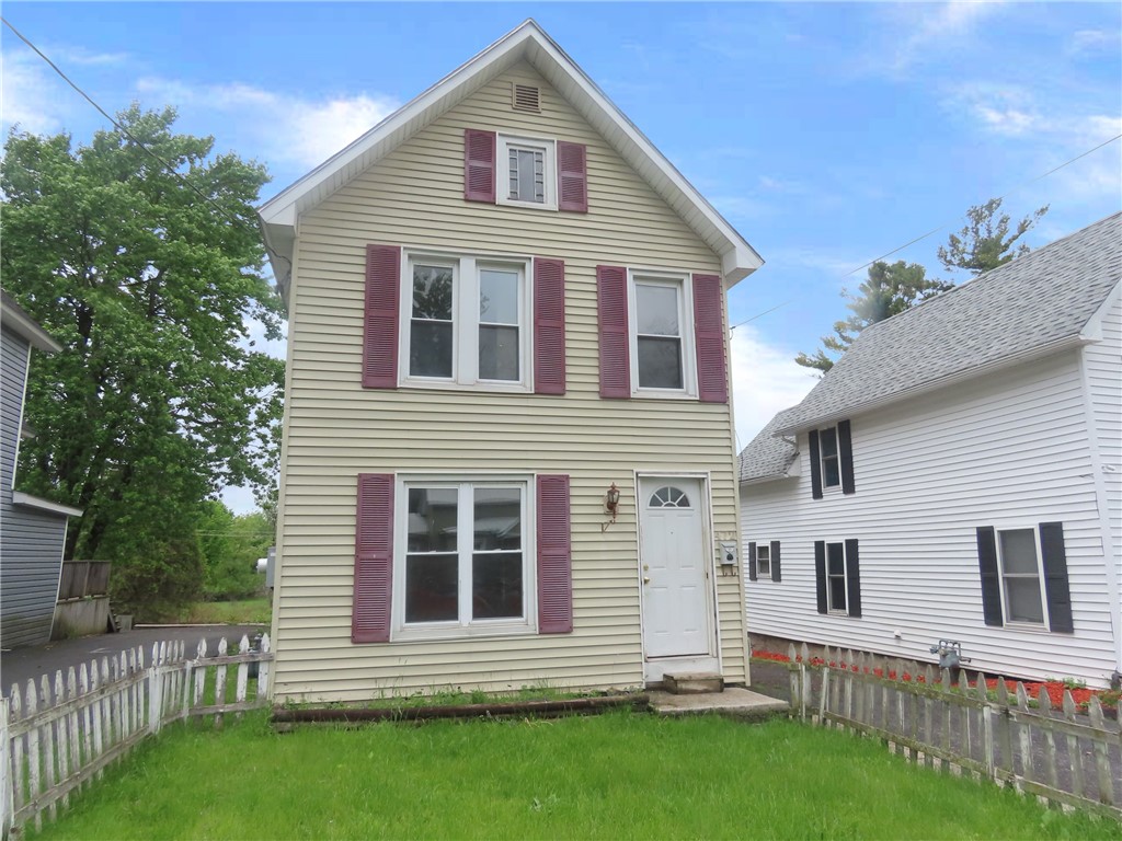 photo 7NC8RPDjdVCrZq: 472 Portage Street, Watertown City NY 13601