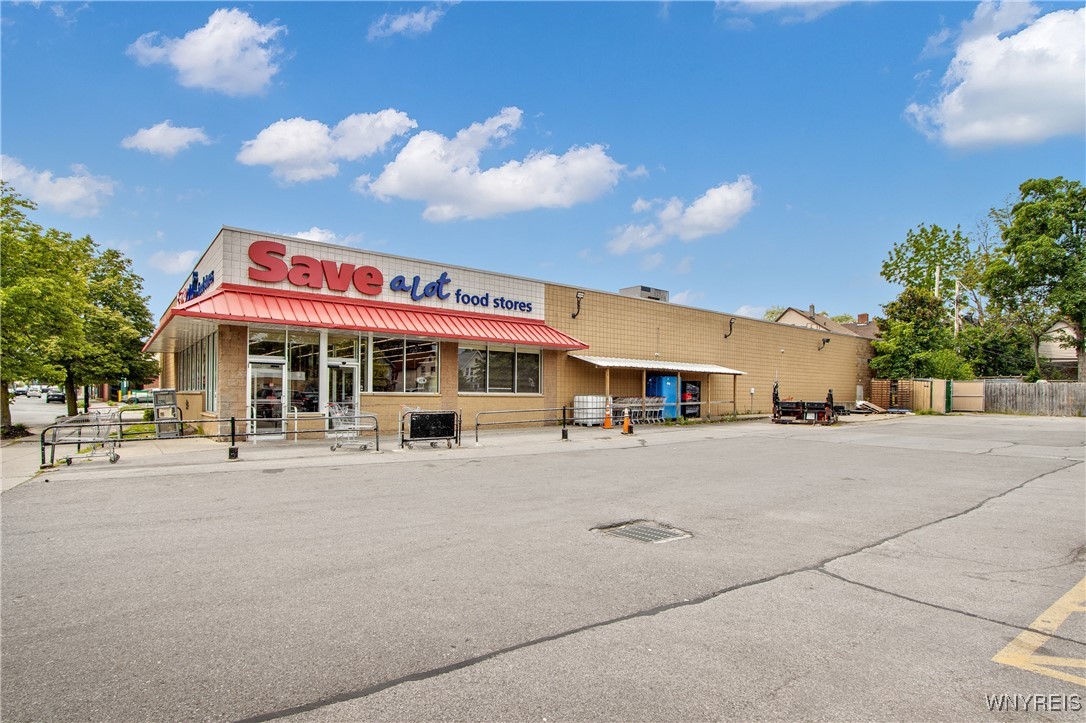 photo pPeEDqrHxDAsZhxPtgV-JuFq1og: 142 Grant Street, Buffalo NY 14213