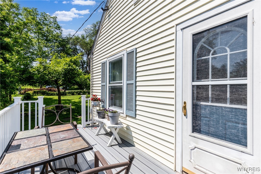 photo 3 : 7084 Versailles Road, Evans NY 14047