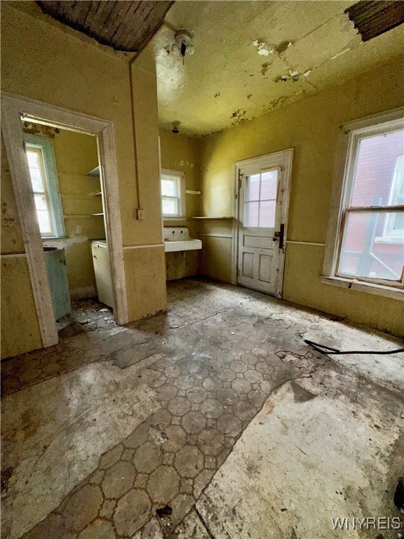 photo 4 : 628 Elmwood Avenue, Niagara Falls NY 14301