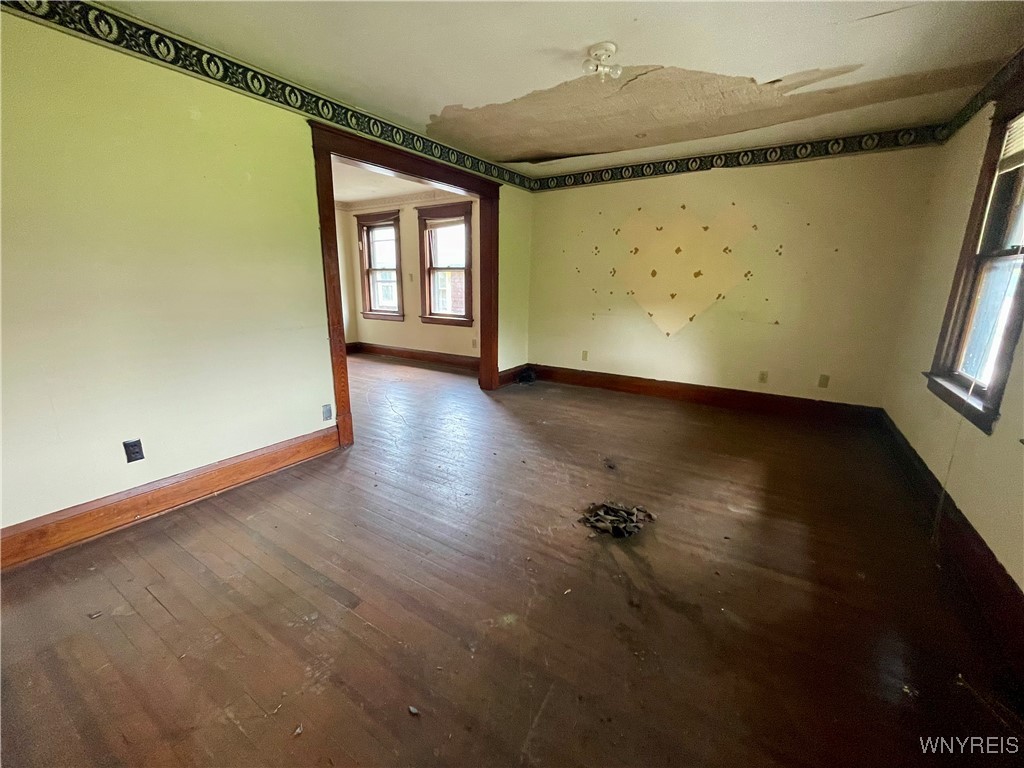 photo 2 : 640 Elmwood Avenue, Niagara Falls NY 14301