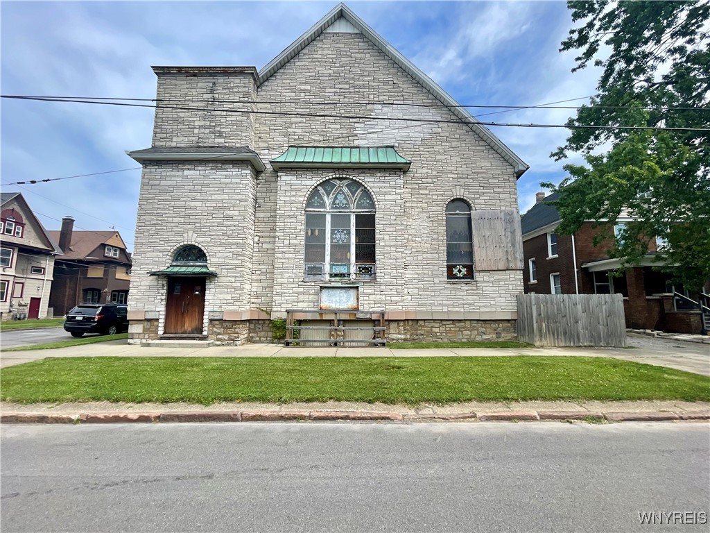 photo 0: 1002 Niagara Avenue, Niagara Falls NY 14305