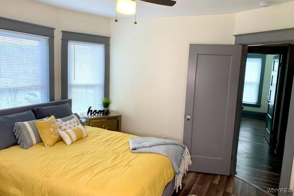 photo 2 : 1008 Niagara Avenue, Niagara Falls NY 14305