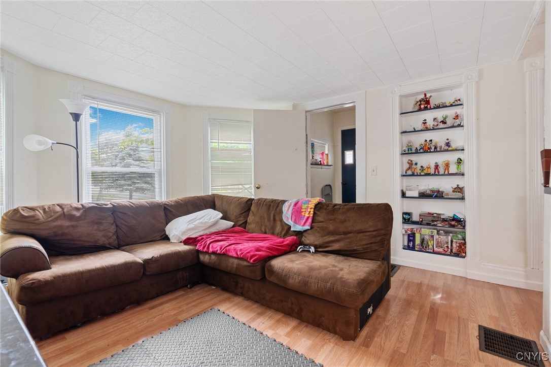photo 2 : 700 Lansing Street, Watertown City NY 13601
