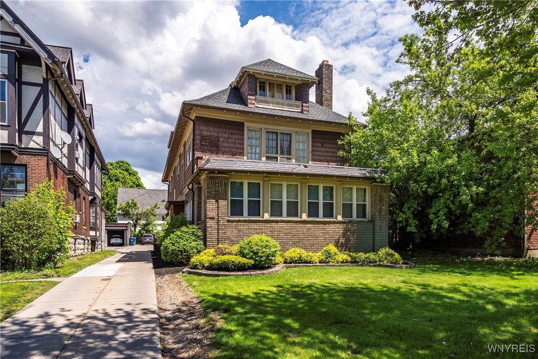 photo yh-I: 373 Elmwood Avenue, Buffalo NY 14222