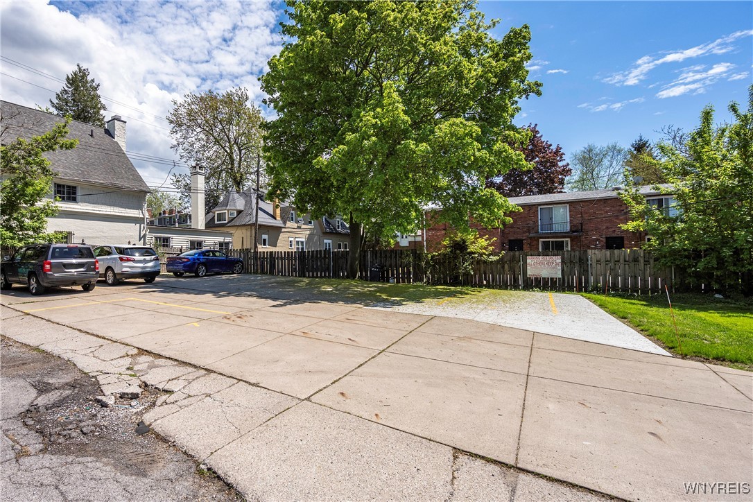 photo 4 : 373 Elmwood Avenue, Buffalo NY 14222