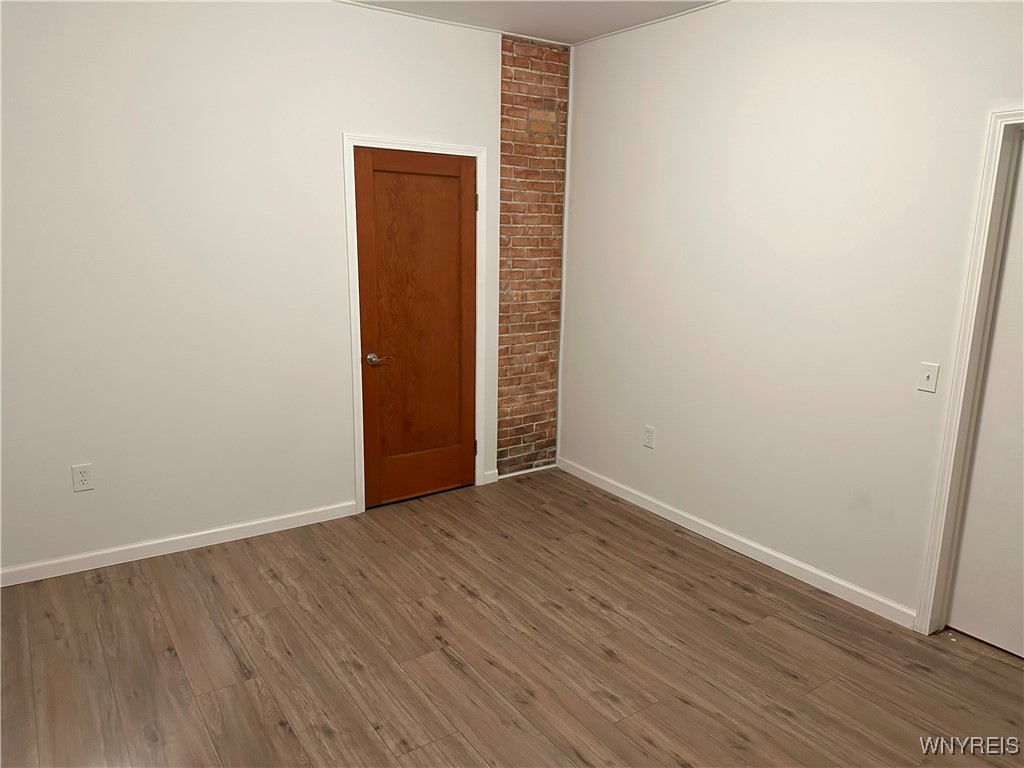 photo W5x4ukcr-Q0mn2Gyfu6DVup72dFu84kElE: 48 Cowing Street, Lancaster NY 14043
