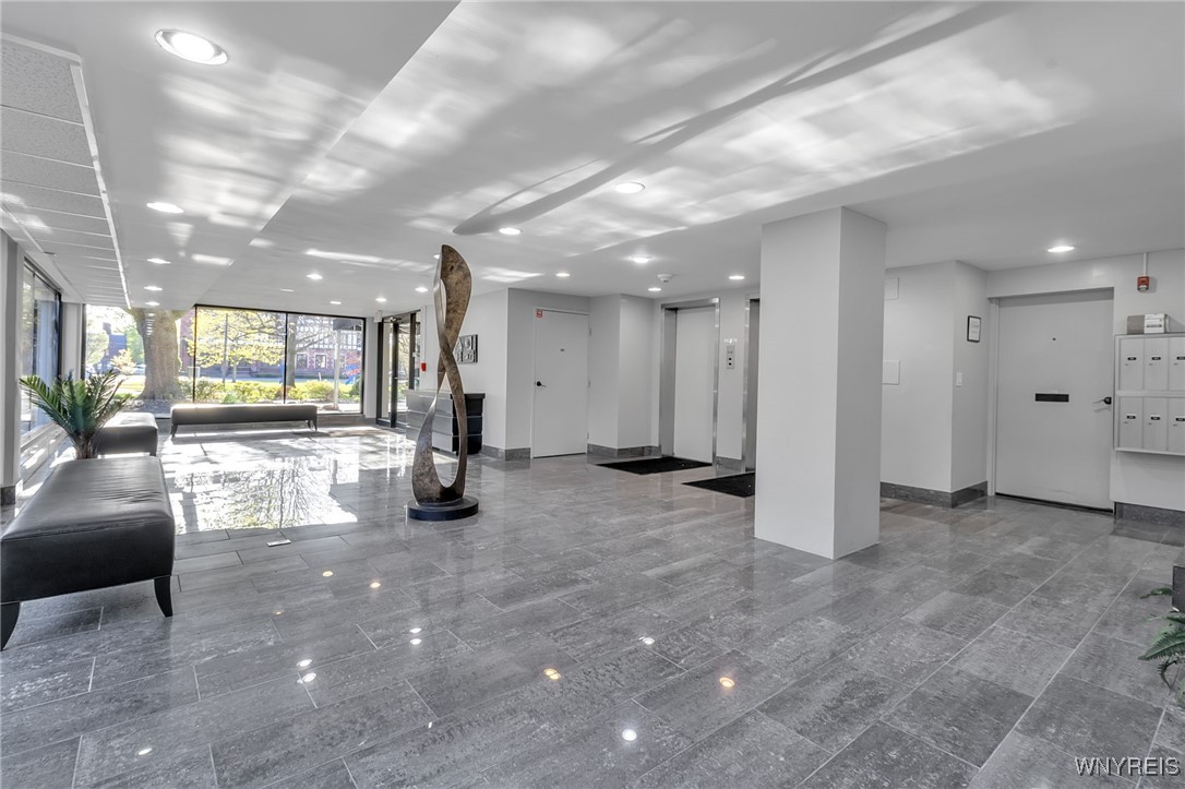 photo 3 : 849 Delaware Avenue 301, Buffalo NY 14209