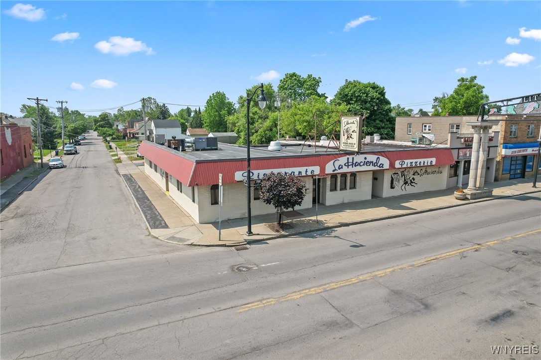 photo oi-VrTyQWSuiOWaufQkpXyBkL0s1Q: 3019 Pine Avenue, Niagara Falls NY 14301