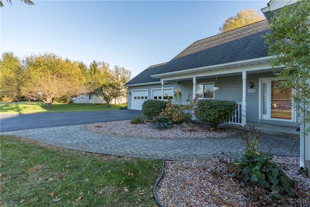 photo HZEtHnJ7HytjXW6L4GYQ: 23200 Gardner Drive, Pamelia NY 13601
