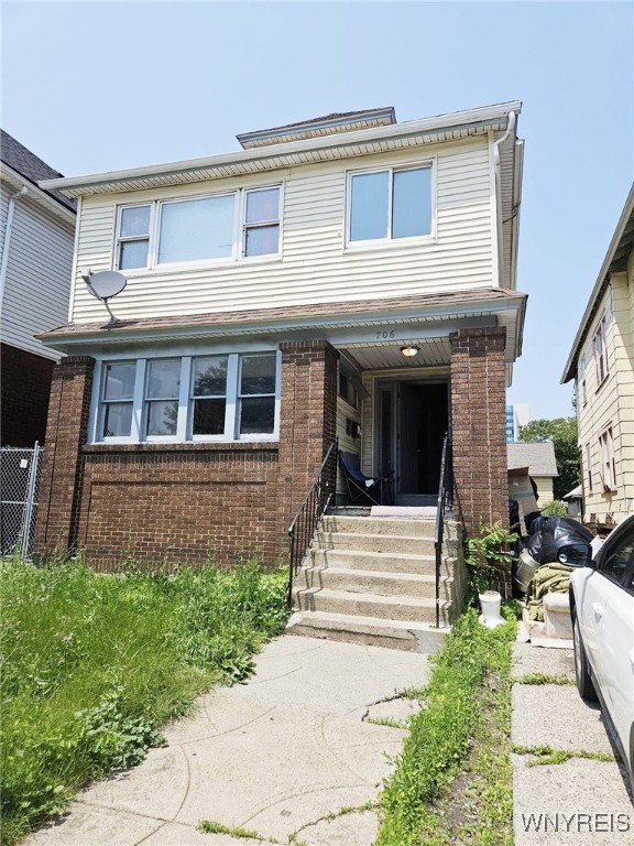 photo zHUVSUykro: 706 East Delavan Avenue Lower, Buffalo NY 14215