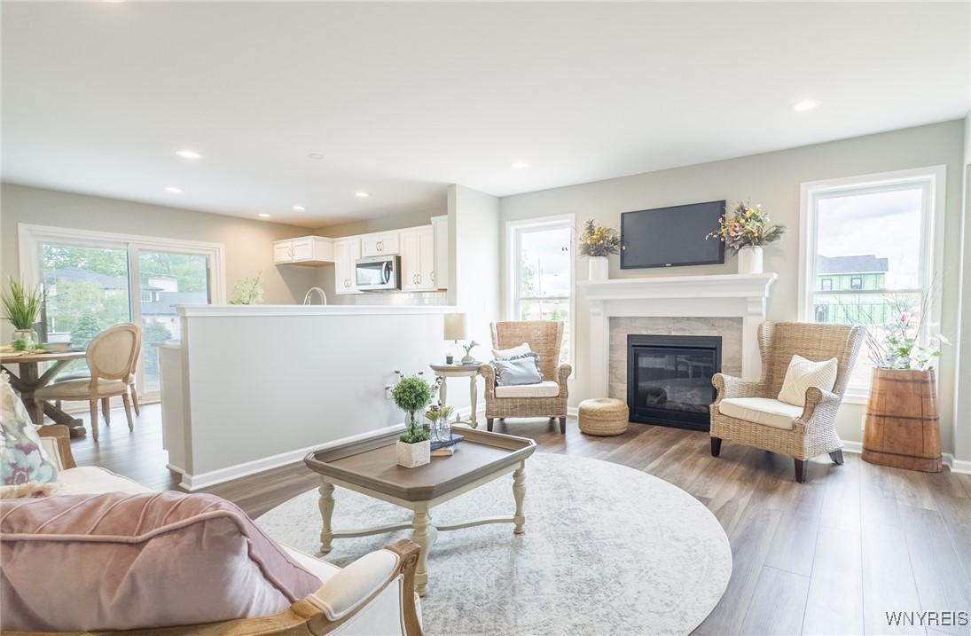 photo 3 : 10 White Orchid Way, Lancaster NY 14086
