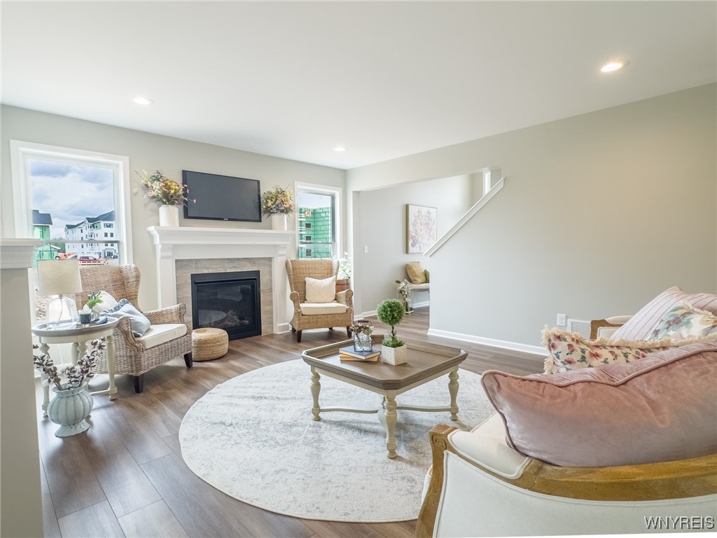 photo 4 : 10 White Orchid Way, Lancaster NY 14086